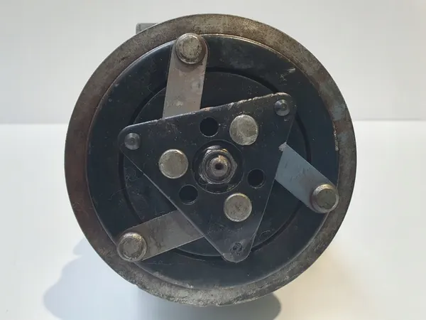 Compresseur de Climatisation Peugeot Partner II 1.6 HDI image 6