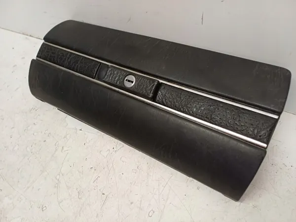 Handschuhfachklappe Mercedes W123 75- OEM LUK826 image 3