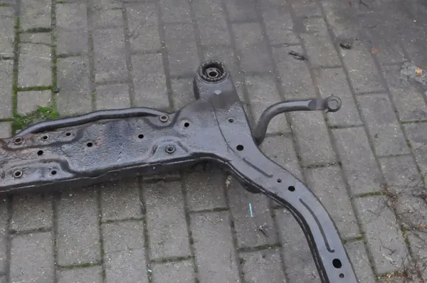 Kia OEM 235106 Vorderachsträger gebraucht image 6