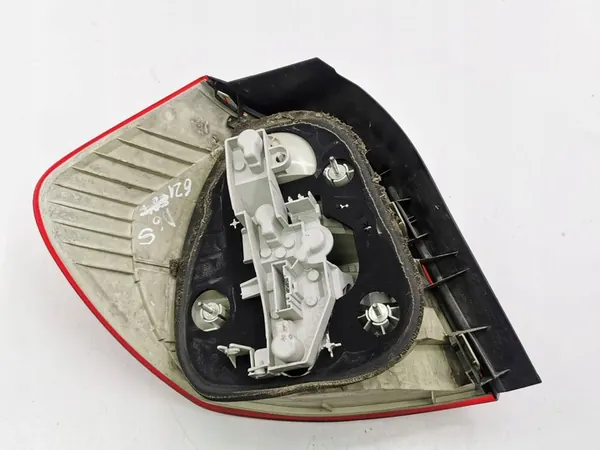 BMW 1 E81 E87 2007 Luz trasera derecha OEM 7164956 image 3
