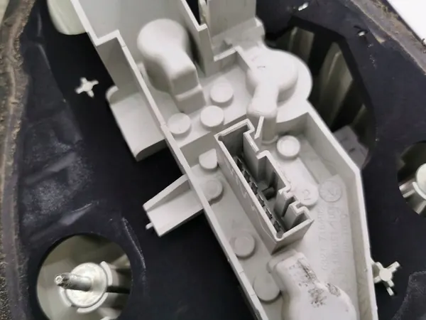 BMW 1 E81 E87 2007 Luz trasera derecha OEM 7164956 image 5