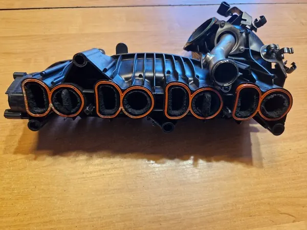 BMW E81 E87 E90 E91 2.0D N47 Coletor de Admissão 7810179 image 4