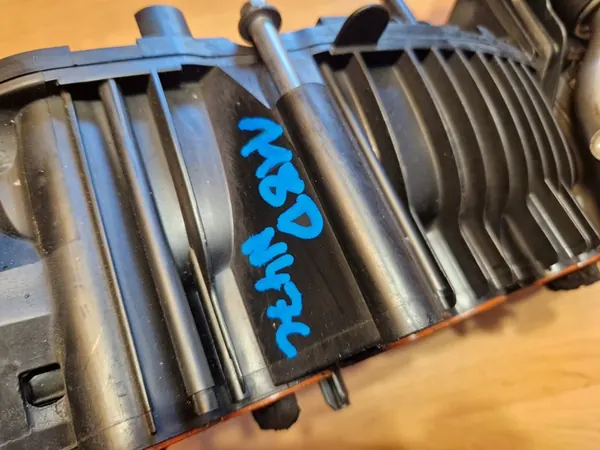 BMW E81 E87 E90 E91 2.0D N47 Coletor de Admissão 7810179 image 5