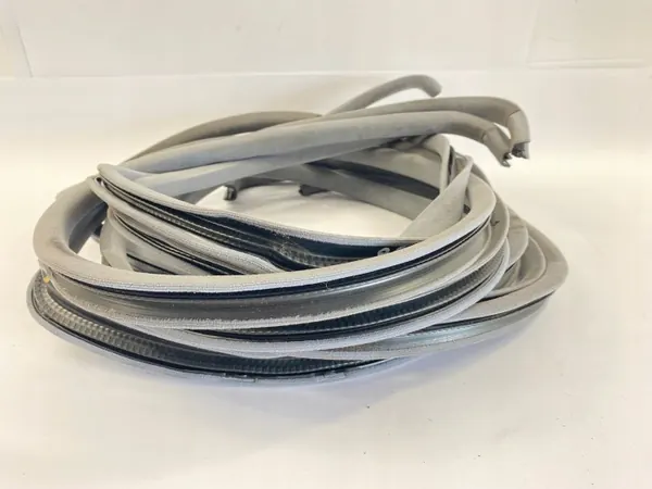 Samettiset ovitiivisteet harmaa OEM USZCZELKI/SDV10681 Mercedes image 3