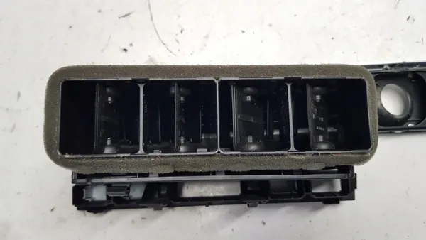 Audi A6 C6 mittluftgallergrill OEM 4F1820951F image 7