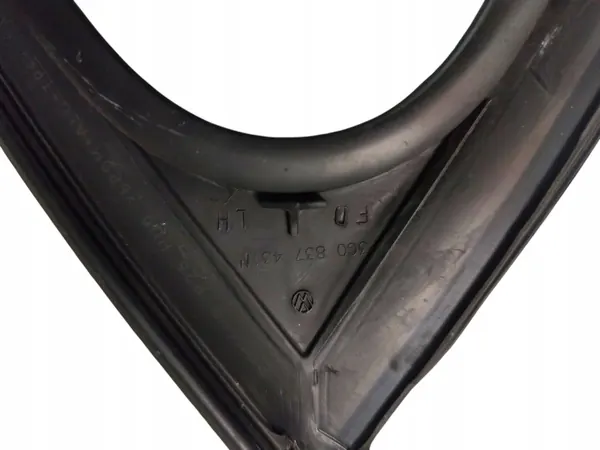 Junta Moldura Porta Frente Esq OEM 3G0837431N Passat B8 image 3