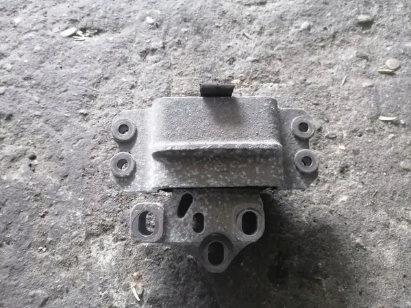 Soporte de motor VW 5N0199555 image 3
