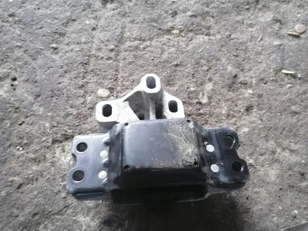 Soporte de motor VW 5N0199555 image 4