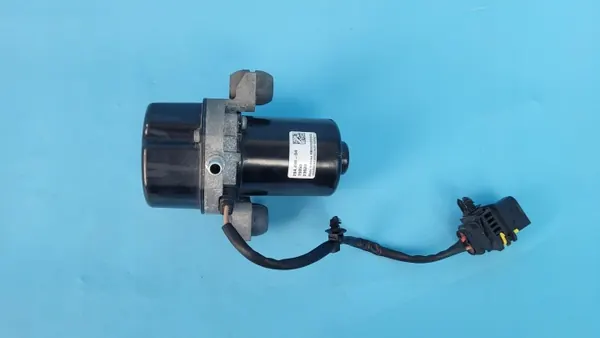 Bomba de vacío Mercedes OEM A0004303500 para EQA 250 image 2