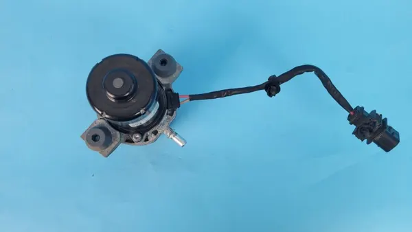 Bomba de vacío Mercedes OEM A0004303500 para EQA 250 image 10