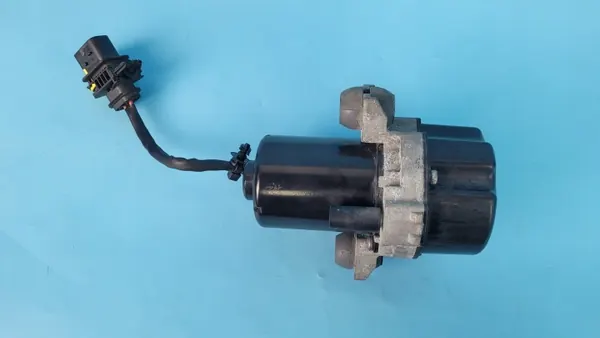 Bomba de vacío Mercedes OEM A0004303500 para EQA 250 image 3