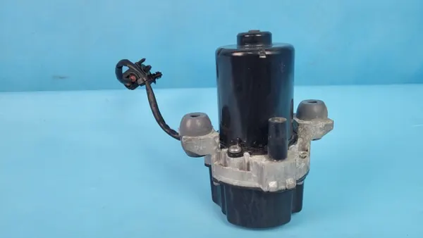 Bomba de vacío Mercedes OEM A0004303500 para EQA 250 image 4
