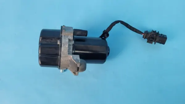 Bomba de vacío Mercedes OEM A0004303500 para EQA 250 image 5