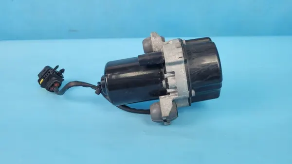 Bomba de vacío Mercedes OEM A0004303500 para EQA 250 image 6
