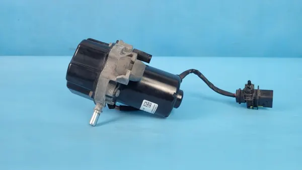 Bomba de vacío Mercedes OEM A0004303500 para EQA 250 image 7
