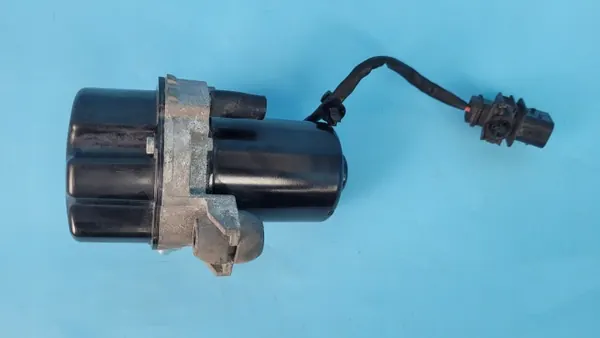 Bomba de vacío Mercedes OEM A0004303500 para EQA 250 image 9