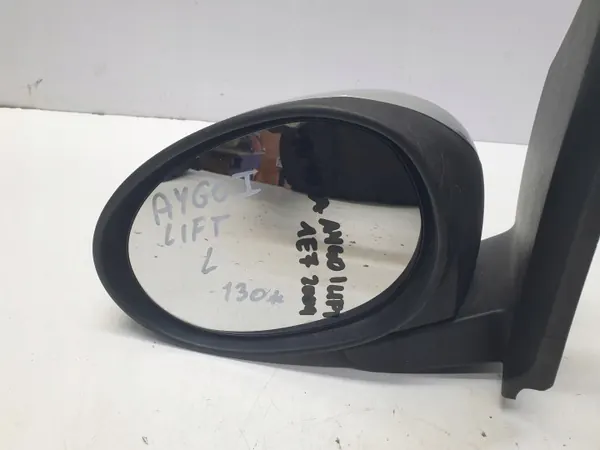 Toyota Aygo linker manueller Spiegel OEM Lackcode 1E7 image 3