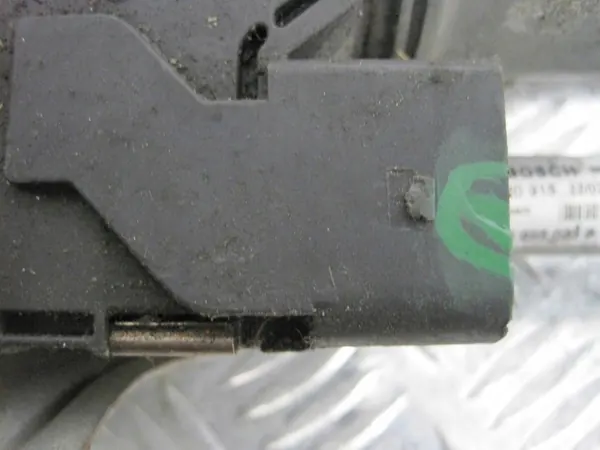 Mecanismo motor limpiaparabrisas OEM 5P0955023F - Usado image 3