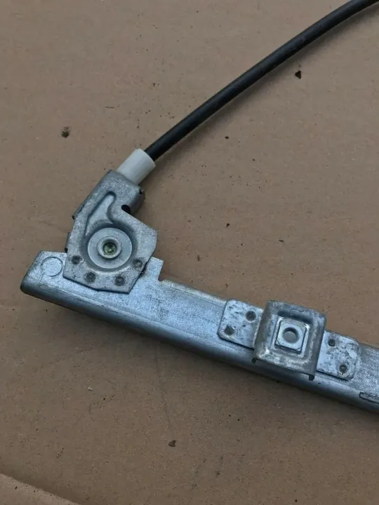 OEM 357839401 Vänster bakdörrs fönsterreglage image 3