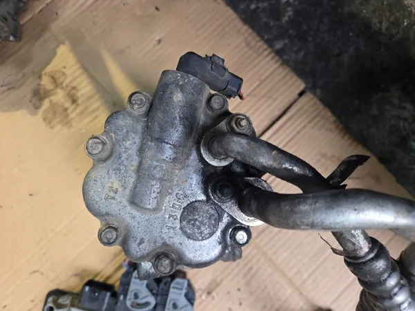 Compresseur de climatisation Citroen C4 Picasso I 2.0 HDI image 3