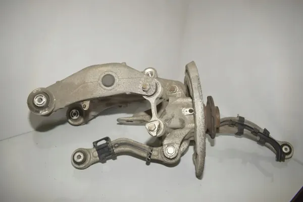 Buje Rueda Trasera Derecha OEM 33326780070 BMW 5 Touring image 5