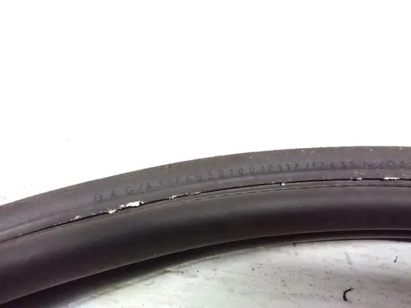 Joint de coffre Mercedes-Benz OEM A1176930100 - Occasion image 4
