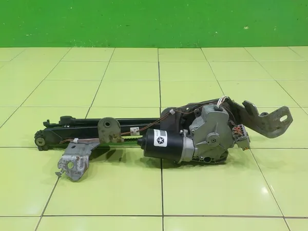 Takaluukun moottori OEM 04894596AA vasen taka image 2