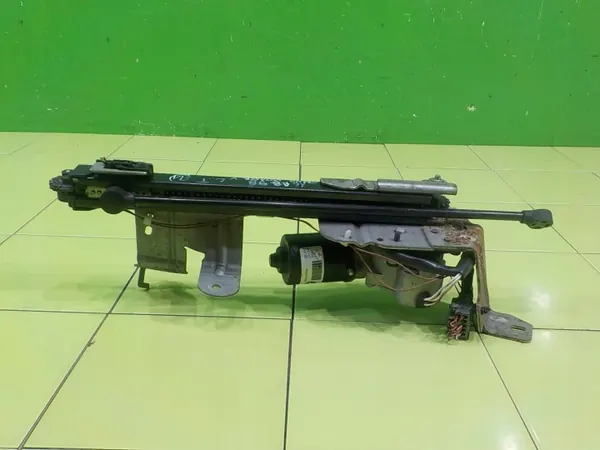 Takaluukun moottori OEM 04894596AA vasen taka image 3