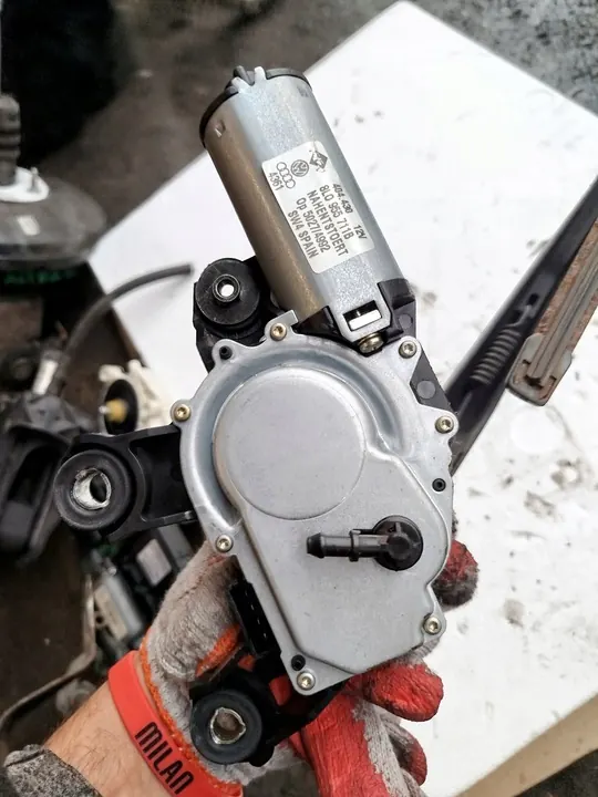 Audi A3 Heckscheibenwischermotor image 4