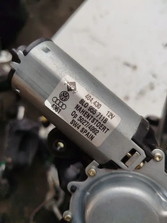 Audi A3 Heckscheibenwischermotor image 5