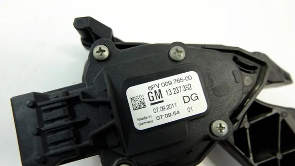 OPEL INSIGNIA A 2.0 CDTI Kaasupoljin 13237352 image 4