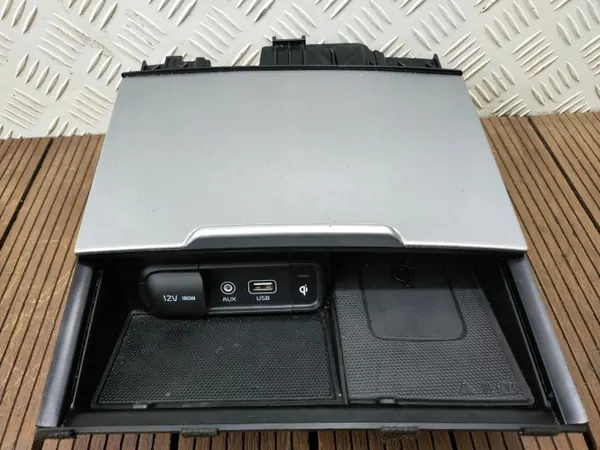 Kia Stinger 17-21 Cendrier Chargeur OEM 84680-J5600 image 2