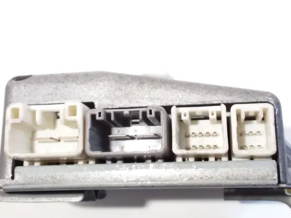 Unidad de Control Toyota Corolla E120/E130 OEM 8965002020 image 3
