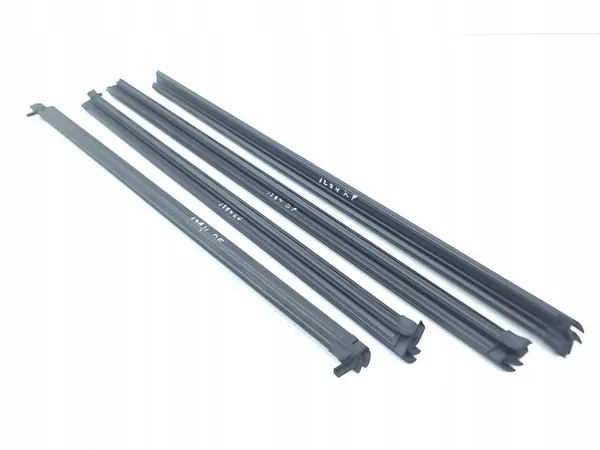 Fronttür-Fensterdichtung OEM 9839766880 - Gebraucht image 2