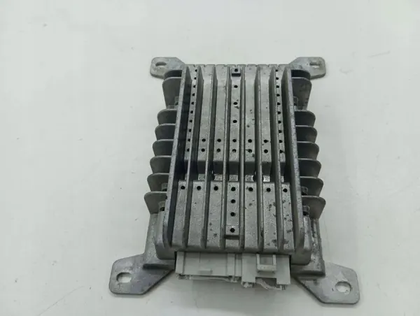 Saab 9-7X 2006 Audioversterker OEM 15268210 image 2