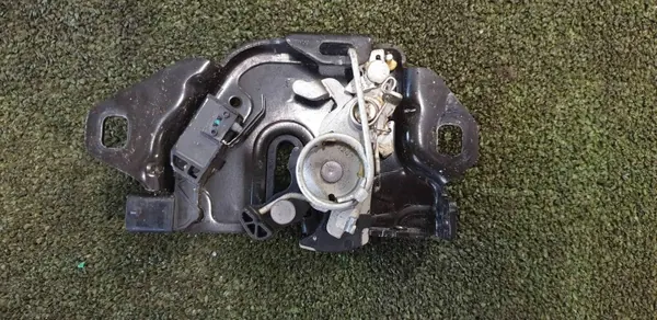 Verrou de Capot Tesla Model Y OEM 1500397-00-F image 2