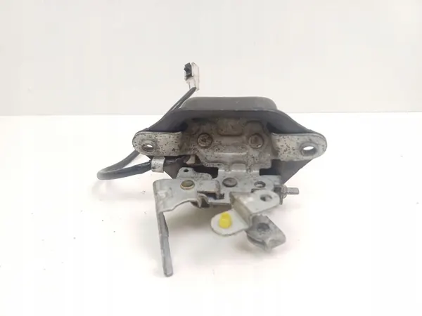 2004 Nissan Almera Tino Verrou de coffre image 2