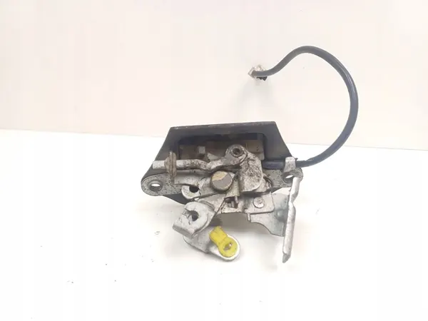 2004 Nissan Almera Tino Verrou de coffre image 3