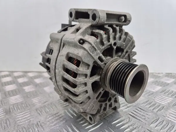 Vaihtovirtageneraattori Mercedes E350 CDI W212 A0009062722 image 2