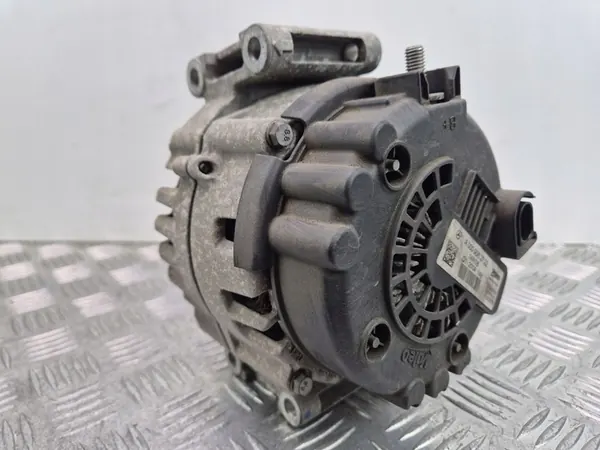 Vaihtovirtageneraattori Mercedes E350 CDI W212 A0009062722 image 4