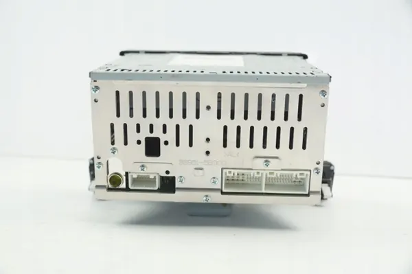 Radio 96180F2700 Hyundai Elantra VI käytetty image 3