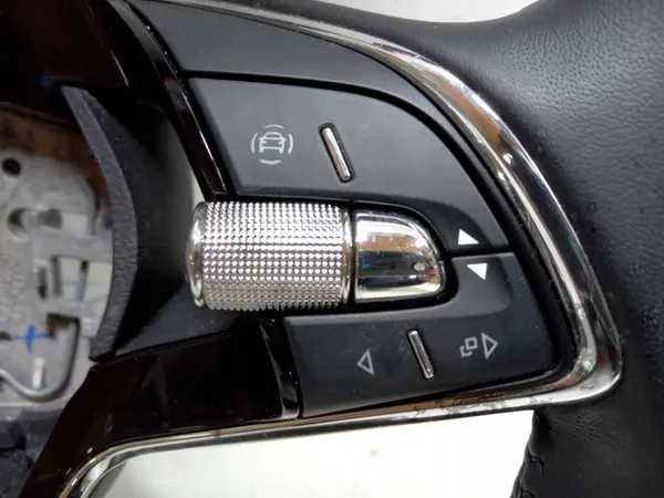 SKODA KAMIQ Ohjauspyörä Nahka Monitoimi OEM 3128798W image 3