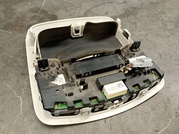 Ford Mondeo MK5 Matkustamon valo OEM DS73-F519A58-CA image 8