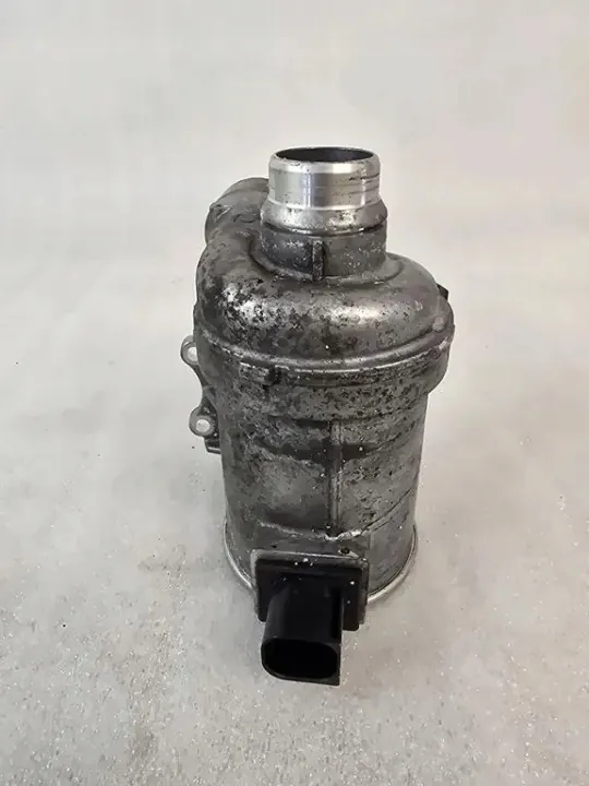Vesipumppu OEM 31368715 Volvo XC60:lle 2.0L Bensiini image 4