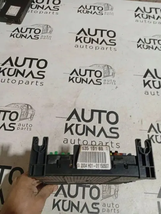 Module Confort OEM 21676031 pour Peugeot 308 SW II image 2