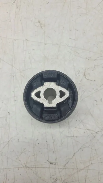 Bucha do braço de suspensão dianteiro Tesla Model 3 OEM 110929700C image 2