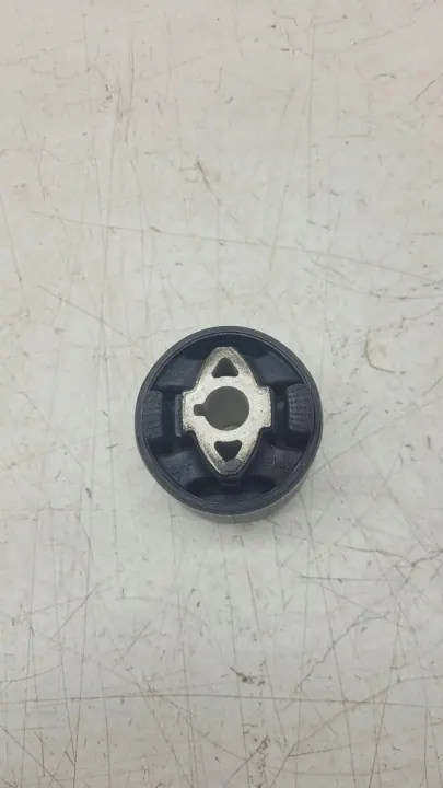 Bucha do braço de suspensão dianteiro Tesla Model 3 OEM 110929700C image 3