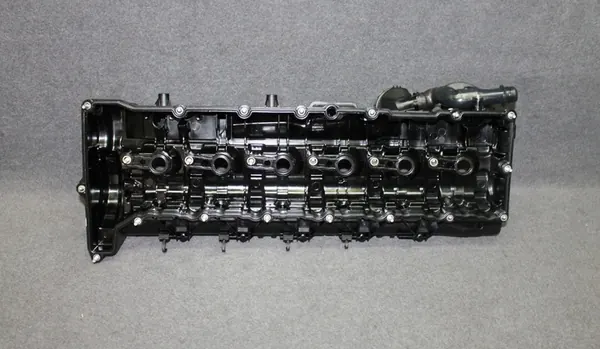 Tampa de válvula do motor OE 11128507607 para BMW N57 image 5