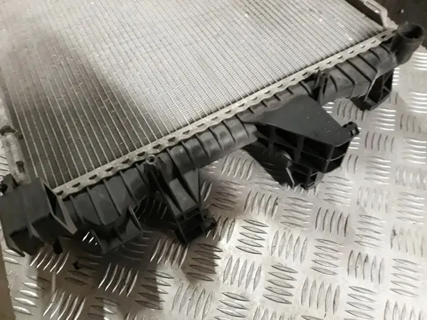 Radiador de agua VW T5 7H0121253J image 4