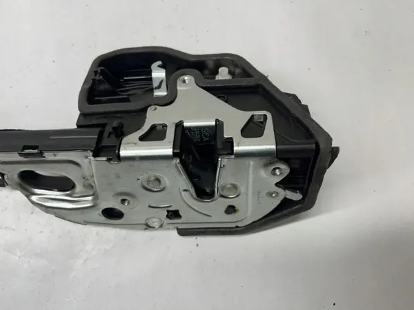 Motor de tracción puerta trasera BMW OEM 7185688 - Usado image 7